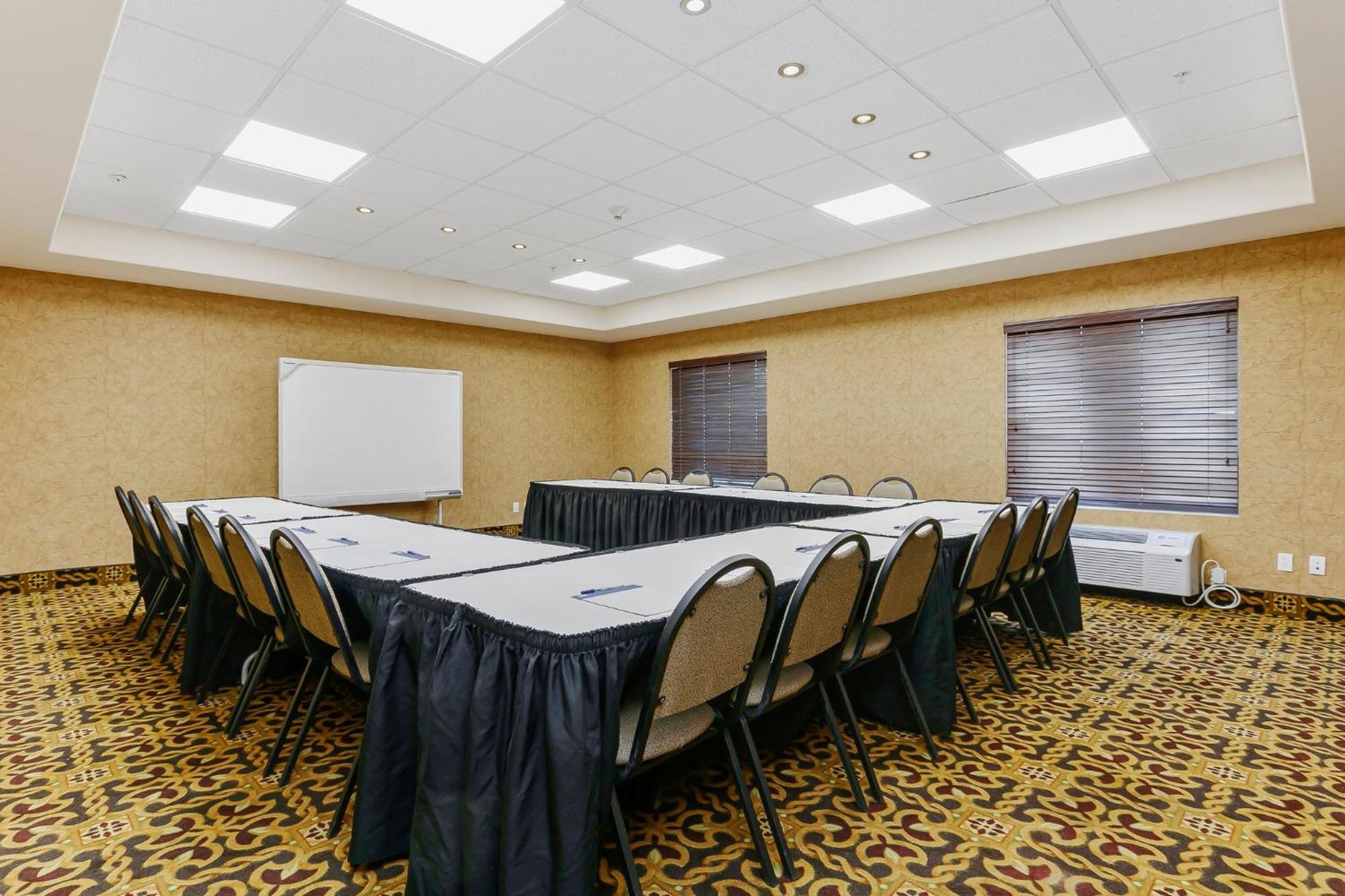 Holiday Inn Express & Suites Whitecourt By Ihg Luaran gambar